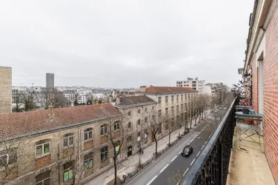 Vue générale sur Paris ou vue de la ville depuis l'appartement