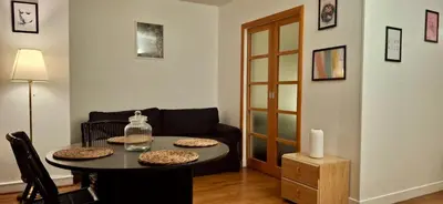 Coin salon dans l'établissement Home Sweet Home Champs Elysées Berri