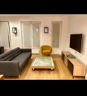 Télévision ou salle de divertissement dans l'établissement Paris Centre
