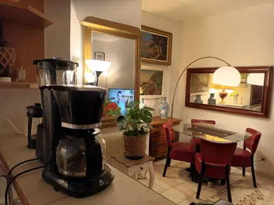Plateau bouilloire dans l'établissement Meublé Touristique Paris Tout Inclus Idéal Couple
