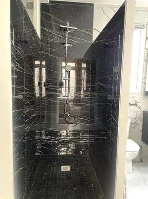 Salle de bains dans l'établissement Paris Luxury Family Getaway