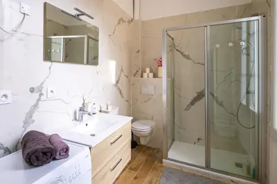 Salle de bains dans l'établissement Luxueux Appartement à Notre-Dame