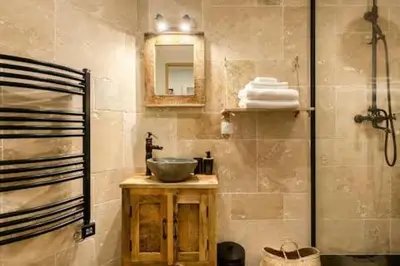 Salle de bains dans l'établissement P1- Wonderful Experience Near Montmatre for 4-6p