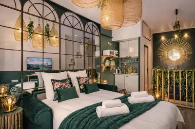 Un ou plusieurs lits dans un hébergement de l'établissement P2- Perfect Escape for 4 Near Montmartre