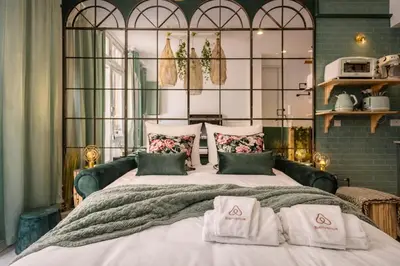 Un ou plusieurs lits dans un hébergement de l'établissement P2- Perfect Escape for 4 Near Montmartre