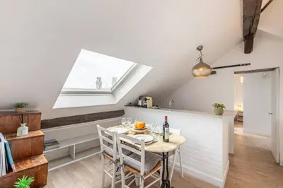 Boissons dans l'établissement Heart of Saint-Germain only 3 minutes from the Amaizing Luxembourg Gardens