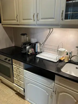 Cuisine ou kitchenette dans l'établissement Appartement à Levallois