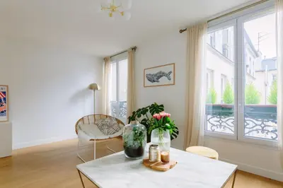 Coin salon dans l'établissement Rue du Faubourg du Temple, Paris, France
