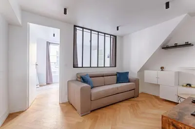Coin salon dans l'établissement MyKeypers - Stylish & Luxury Duplex 2BR-8P - Le Marais