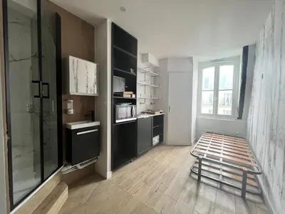 Cuisine ou kitchenette dans l'établissement Batignolles, Montmartre Chambre 12m2 , Metro 13 et 14