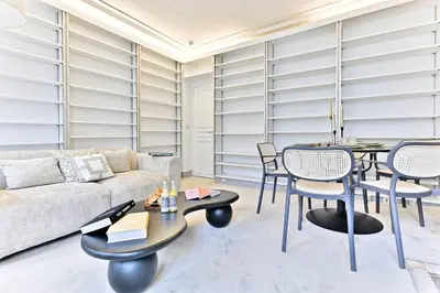 Coin salon dans l'établissement Chic appartement dans le prestigieux 7ème arrondissement