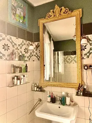 Salle de bains dans l'établissement Charme, confort et tradition à côté de Montmartre