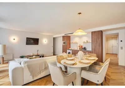 Télévision ou salle de divertissement dans l'établissement Sublim AC Apartment Opéra Madeleine