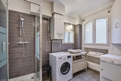 Salle de bains dans l'établissement Charming Apartment Center of Paris by Studio Prestige