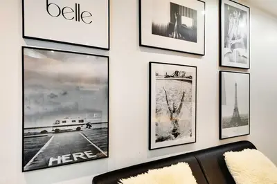 Coin salon dans l'établissement Super appartement 2BR 6P Bastille