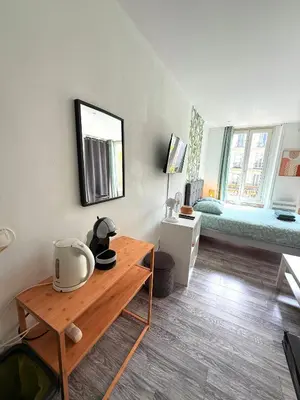 Télévision ou salle de divertissement dans l'établissement Le marais Réaumur Paris