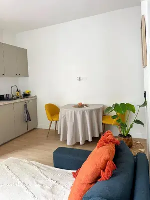 Cuisine ou kitchenette dans l'établissement Appartement Calme et Cozy en plein Paris