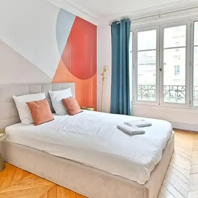 Appartement Haussmannien lumineux et central- II