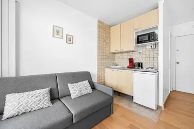 Cuisine ou kitchenette dans l'établissement La Felicita - Studio avec Balcon Paris - Netflix