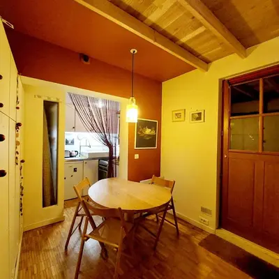 Plan de l'établissement Small duplex house in Batignolles