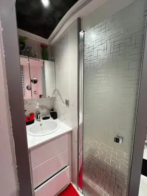Salle de bains dans l'établissement JOIA PARIS - Roli