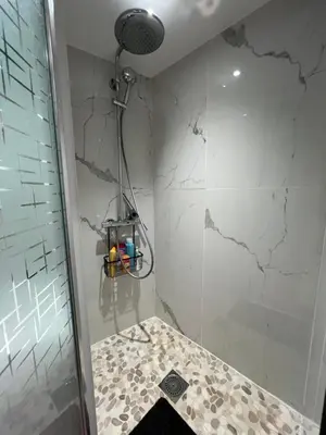 Salle de bains dans l'établissement JOIA PARIS - Roli