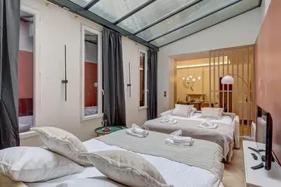 Un ou plusieurs lits dans un hébergement de l'établissement Bluestay 174 - Superb apartment in Paris