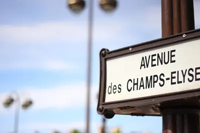 Certificat, récompense, panneau ou autre document affiché dans l'établissement Le Molière des Bords de Seine - 15 min de Paris