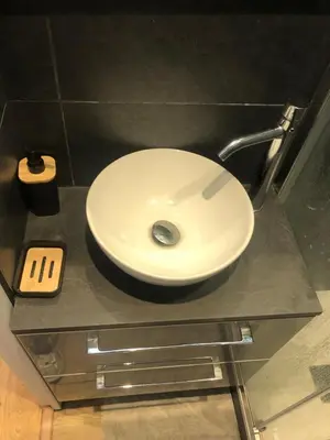 Salle de bains dans l'établissement Studette au cœur du marais