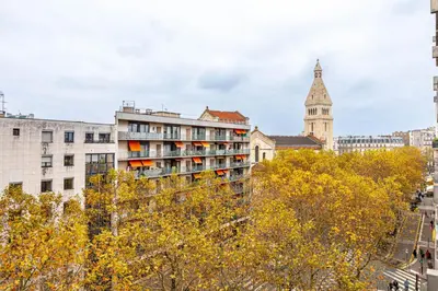 Vue générale sur Paris ou vue de la ville depuis l'appartement