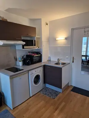 Cuisine ou kitchenette dans l'établissement belle appartement au canal de saint martin