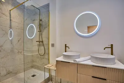 Salle de bains dans l'établissement Charming flat Jardin du Luxembourg Montparnasse
