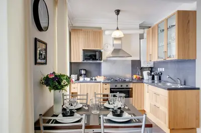 Cuisine ou kitchenette dans l'établissement Beauregard Design residence