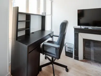 Télévision ou salle de divertissement dans l'établissement Flat 31m2 near Pompidou Center, Marais, les Halles, mobility lease only