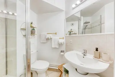 Salle de bains dans l'établissement Superbe appartement au Sud de Paris
