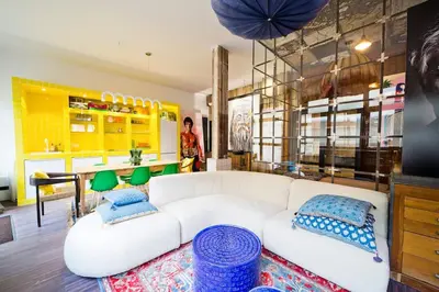 Coin salon dans l'établissement Lab Loft à Bastille 110m2