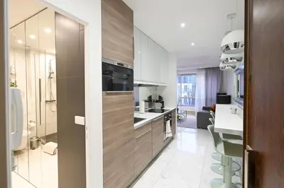Salle de bains dans l'établissement Modern & peaceful 1BD APT by Champs-Elysees with AC
