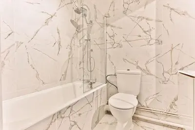 Salle de bains dans l'établissement Appartement spacieux et paisible Paris 19ème - II