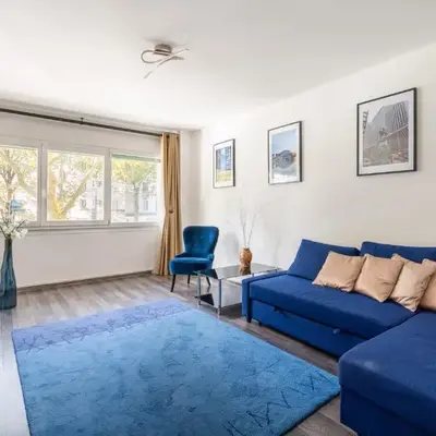 Bright & Contemporary 2BD Apartment