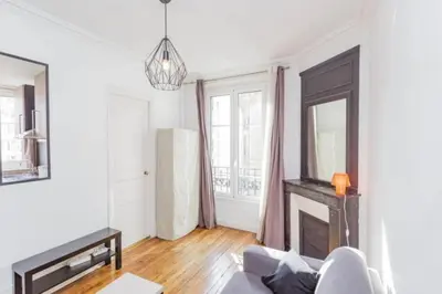 Coin salon dans l'établissement Cocon parisien lumineux central