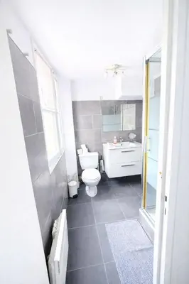 Salle de bains dans l'établissement Spacious Apartment in Montparnasse