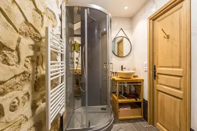 Salle de bains dans l'établissement Lovely apartment in Louvre
