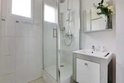 Salle de bains dans l'établissement Charming apartment - 2BR-6P - Paris Expo