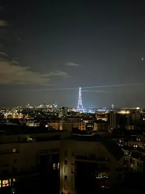 Vue générale sur Paris ou vue de la ville depuis l'appartement