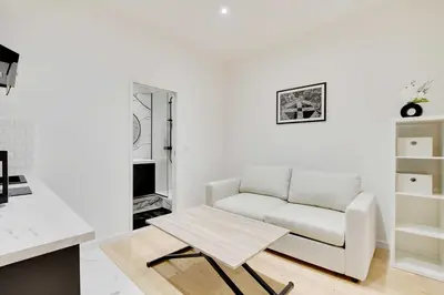 Télévision ou salle de divertissement dans l'établissement Cosy modern flat - 1BR- 4P- Oberkampf