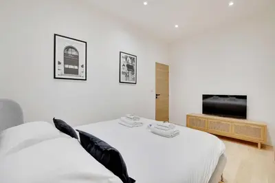 Télévision ou salle de divertissement dans l'établissement Cosy modern flat - 1BR- 4P- Oberkampf