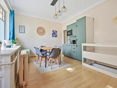 Cuisine ou kitchenette dans l'établissement Élégant Appartement à Paris 16e