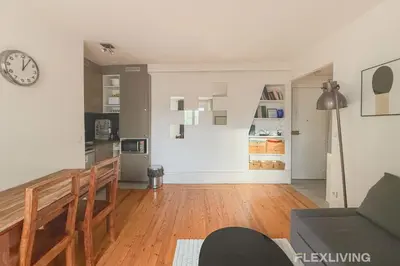 Cuisine ou kitchenette dans l'établissement Flexliving - One bedroom - Houdon