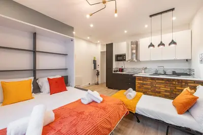 Cuisine ou kitchenette dans l'établissement Cozy & Central Fully Equipped Studio 5 min walk to metro, Montparnasse neighbourhood