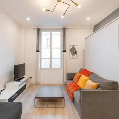 Cozy & Central Fully Equipped Studio 5 min walk to metro